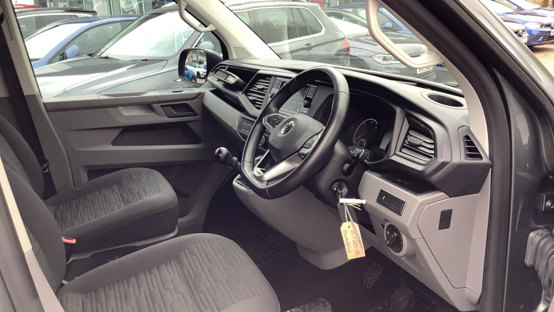 Volkswagen Transporter Shuttle T32 Swb Diesel 2.0 TDI 110PS SE Minibus